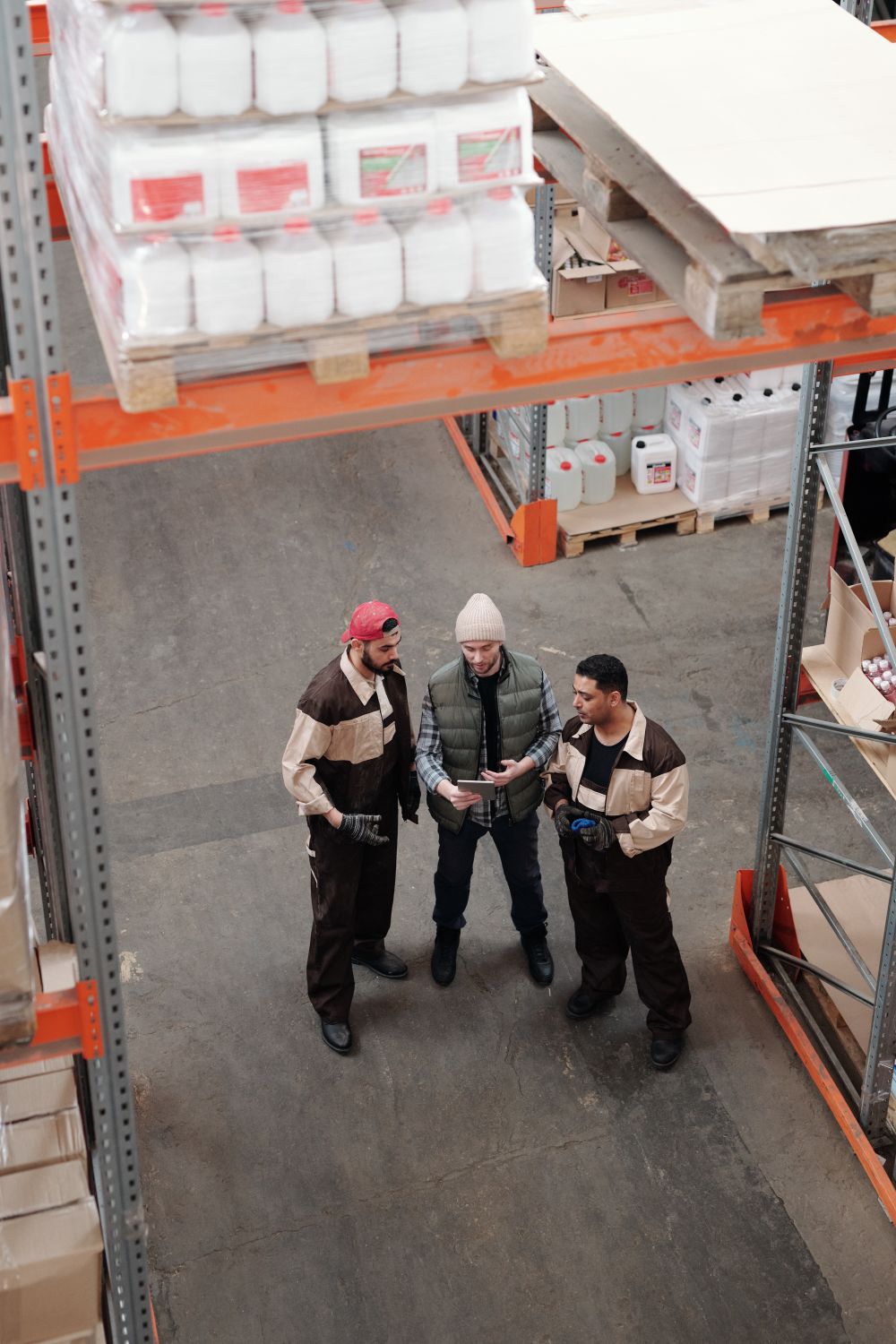 Team von Popal Logistik im Gespräch über einen Auftrag